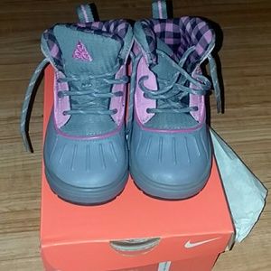 Toddler girl nike boots